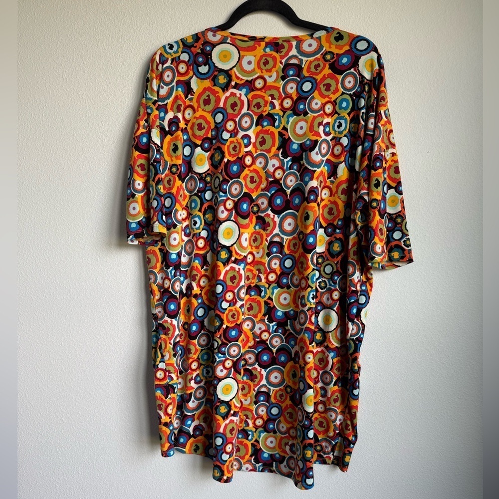 LuLaRoe Irma Women's Tunic Abstract Colorful Slinky Stretch Top Size Medium